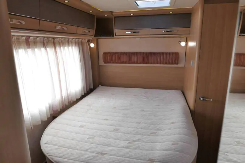 Hymer B 598 Queensbed, ruime indeling, 30