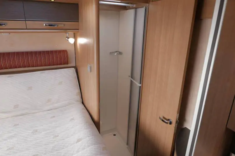 Hymer B 598 Queensbed, ruime indeling, 33