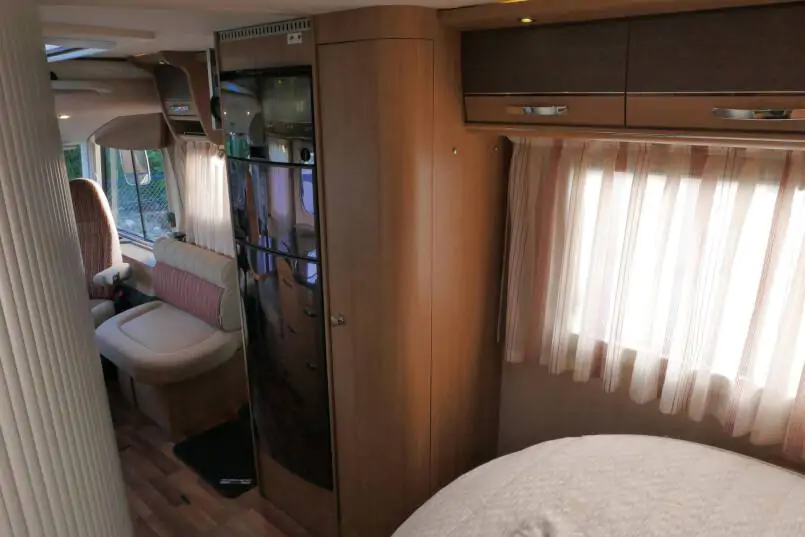 Hymer B 598 Queensbed, ruime indeling, 37