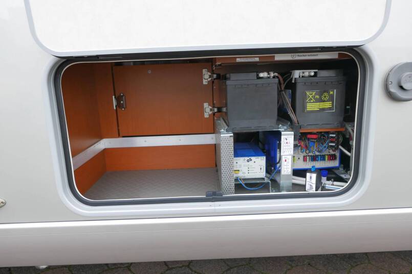 Hymer B 694 Champagne 3.0 158 PK, 28.650 km, ruime indeling. 12