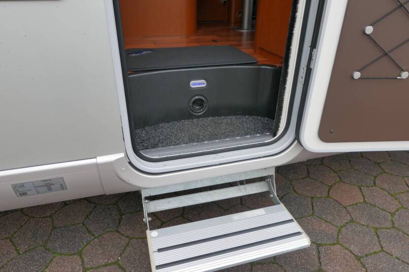 Hymer B 694 Champagne 3.0 158 PK, 28.650 km, ruime indeling. 14