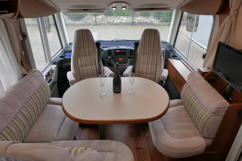 Hymer B 694 Champagne 3.0 158 PK, 28.650 km, ruime indeling. 19