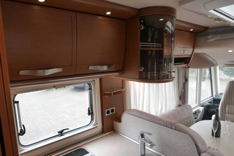Hymer B 694 Champagne 3.0 158 PK, 28.650 km, ruime indeling. 28
