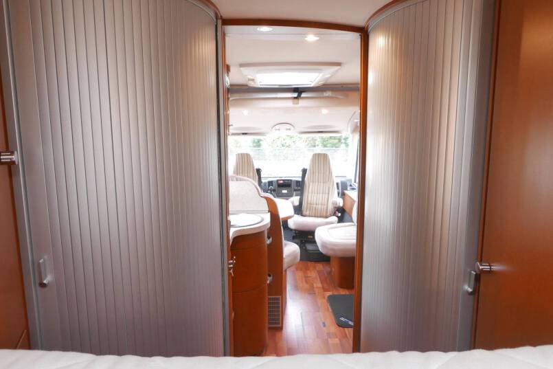 Hymer B 694 Champagne 3.0 158 PK, 28.650 km, ruime indeling. 36