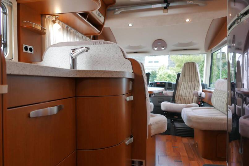 Hymer B 694 Champagne 3.0 158 PK, 28.650 km, ruime indeling. 40