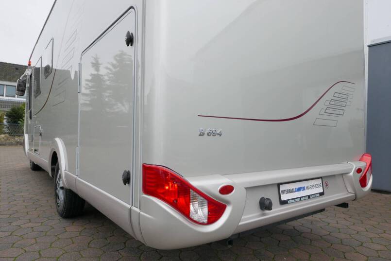 Hymer B 694 Champagne 3.0 158 PK, 28.650 km, ruime indeling. 8