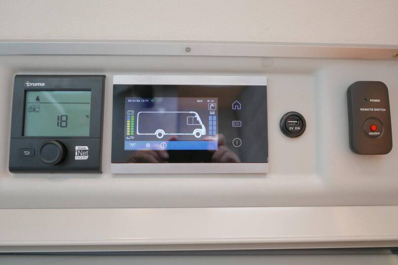 Knaus BOXDRIVE 680 ME 177 pk 7 traps AUTOMAAT, schotel, solar 31