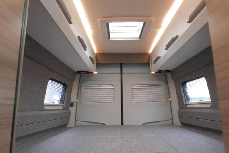 Knaus BOXDRIVE 680 ME 177 pk 7 traps AUTOMAAT, schotel, solar 47