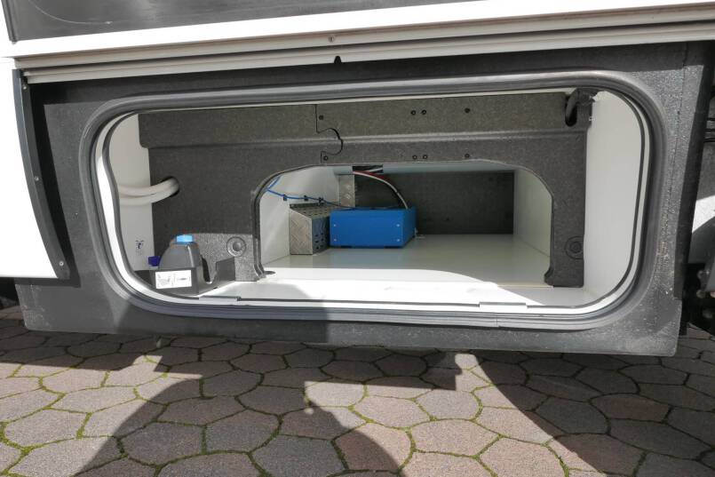 Hymer BMC-T 680 lage bedden 9G AUTOMAAT 177 pk, AL-KO Maxi 13