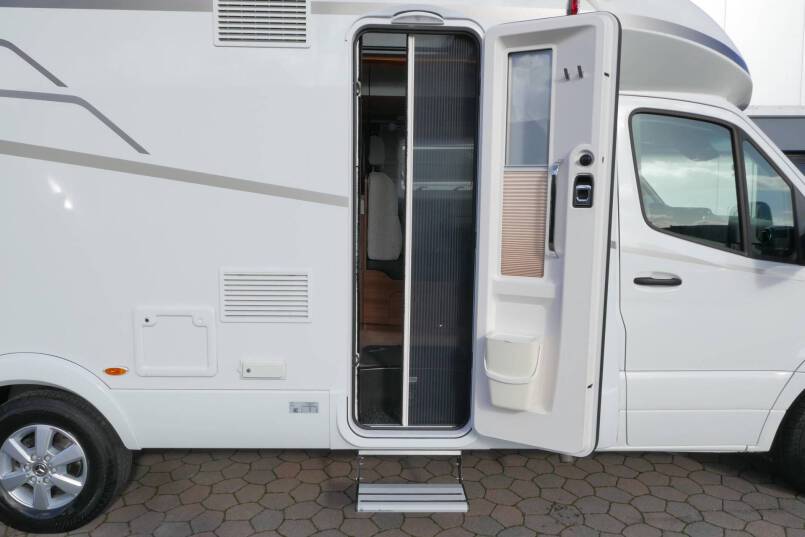 Hymer BMC-T 680 lage bedden 9G AUTOMAAT 177 pk, AL-KO Maxi 15