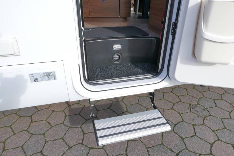 Hymer BMC-T 680 lage bedden 9G AUTOMAAT 177 pk, AL-KO Maxi 16