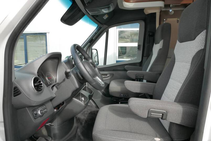 Hymer BMC-T 680 lage bedden 9G AUTOMAAT 177 pk, AL-KO Maxi 20
