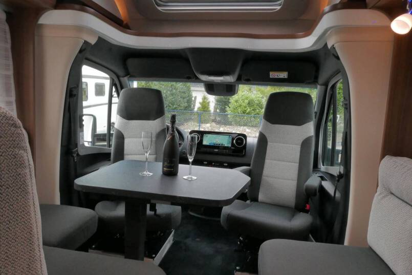 Hymer BMC-T 680 lage bedden 9G AUTOMAAT 177 pk, AL-KO Maxi 25