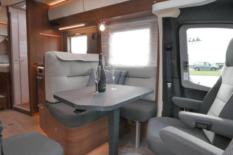 Hymer BMC-T 680 lage bedden 9G AUTOMAAT 177 pk, AL-KO Maxi 27
