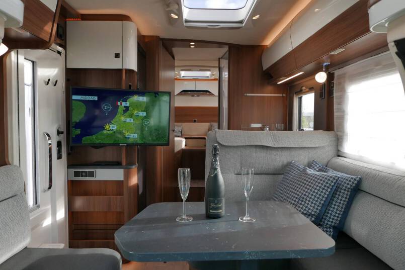 Hymer BMC-T 680 lage bedden 9G AUTOMAAT 177 pk, AL-KO Maxi 29