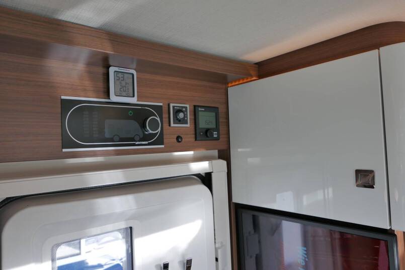 Hymer BMC-T 680 lage bedden 9G AUTOMAAT 177 pk, AL-KO Maxi 32