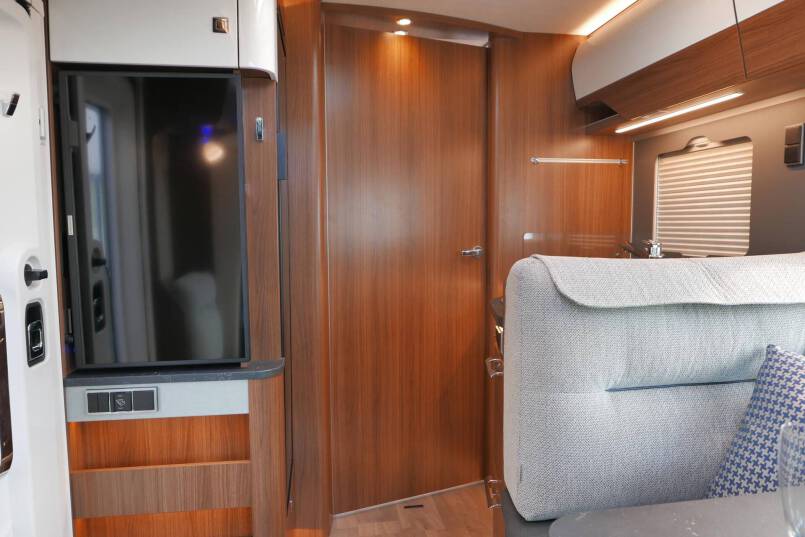 Hymer BMC-T 680 lage bedden 9G AUTOMAAT 177 pk, AL-KO Maxi 33