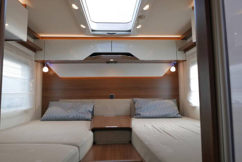 Hymer BMC-T 680 lage bedden 9G AUTOMAAT 177 pk, AL-KO Maxi 38