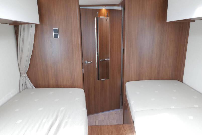Hymer BMC-T 680 lage bedden 9G AUTOMAAT 177 pk, AL-KO Maxi 44