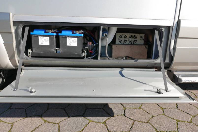 Knaus SunLiner 700 LG élégance zilver, grote garage, vol optie 11