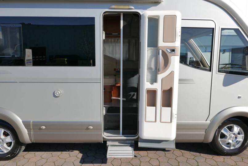 Knaus SunLiner 700 LG élégance zilver, grote garage, vol optie 14