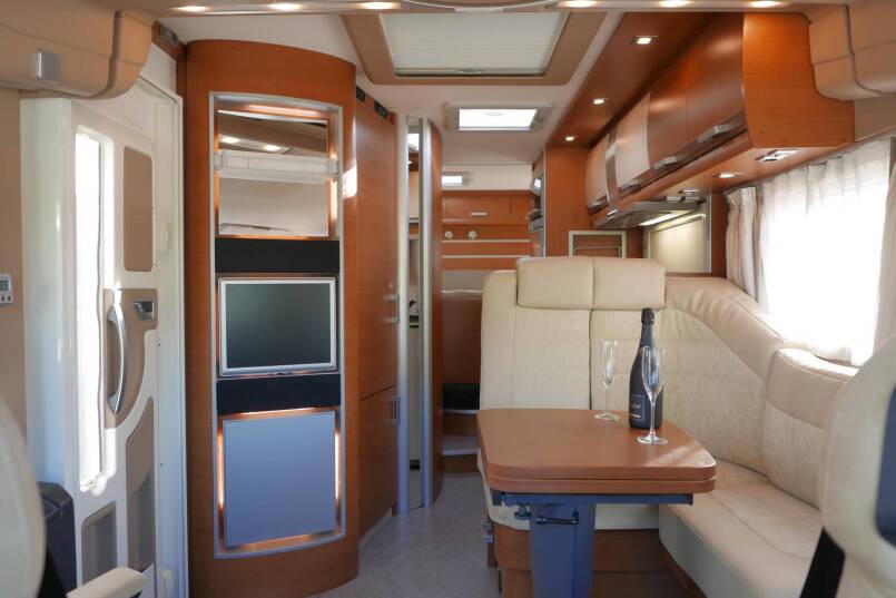 Knaus SunLiner 700 LG élégance zilver, grote garage, vol optie 28