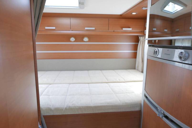 Knaus SunLiner 700 LG élégance zilver, grote garage, vol optie 38