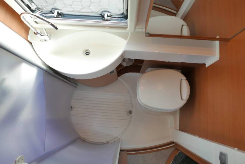 Knaus SunLiner 700 LG élégance zilver, grote garage, vol optie 42