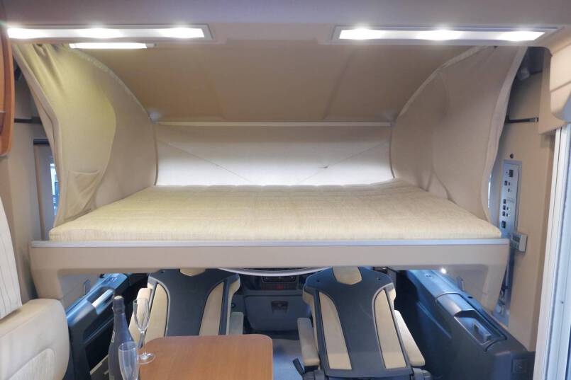 Knaus SunLiner 700 LG élégance zilver, grote garage, vol optie 46