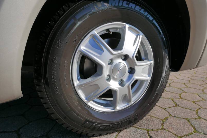 Knaus SunLiner 700 LG élégance zilver, grote garage, vol optie 8