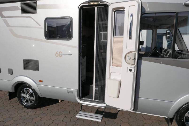 Hymer ML-I 570 60 Edition 7G AUTOMAAT, Crystal Zilver, 2 aparte bedden 17