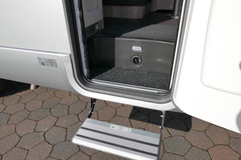 Hymer ML-I 570 60 Edition 7G AUTOMAAT, Crystal Zilver, 2 aparte bedden 18