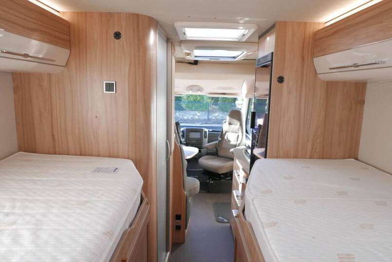 Hymer ML-I 570 60 Edition 7G AUTOMAAT, Crystal Zilver, 2 aparte bedden 39