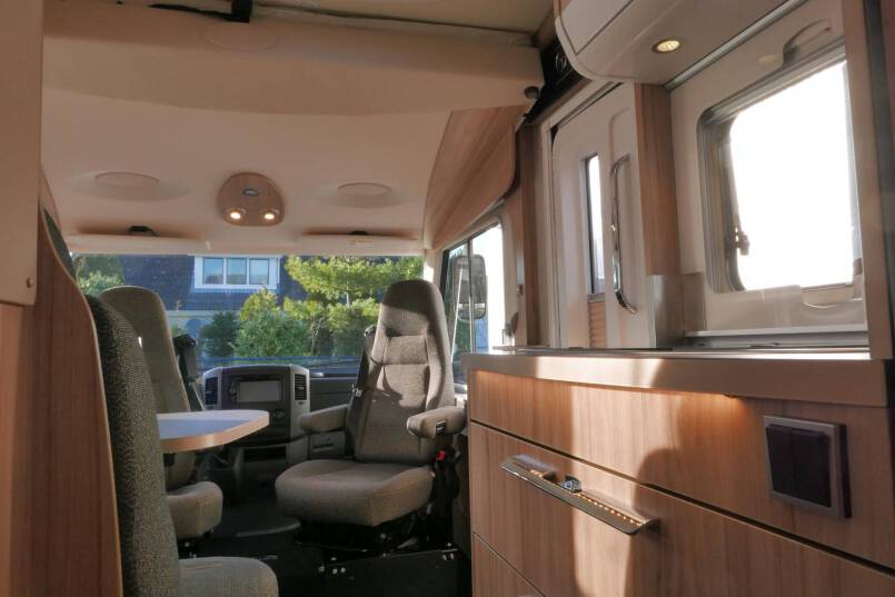 Hymer ML-I 570 60 Edition 7G AUTOMAAT, Crystal Zilver, 2 aparte bedden 44