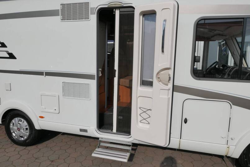 Hymer B 594 180 PK AUTOMAAT, AL-KO Maxi chassis, grote garage, 4 persoons 12