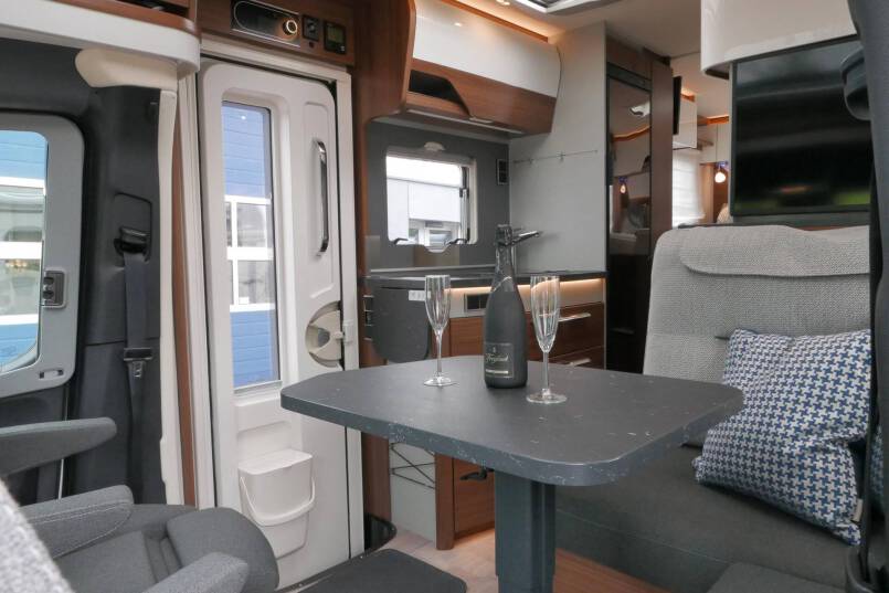 Hymer BMC-T 580 9G AUTOMAAT 177 pk, Mercedes, Lithium, Solar 25