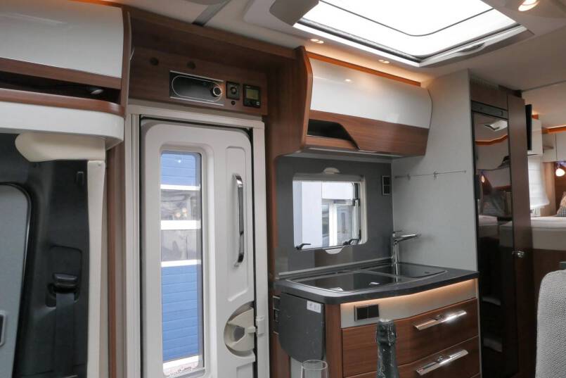 Hymer BMC-T 580 9G AUTOMAAT 177 pk, Mercedes, Lithium, Solar 28