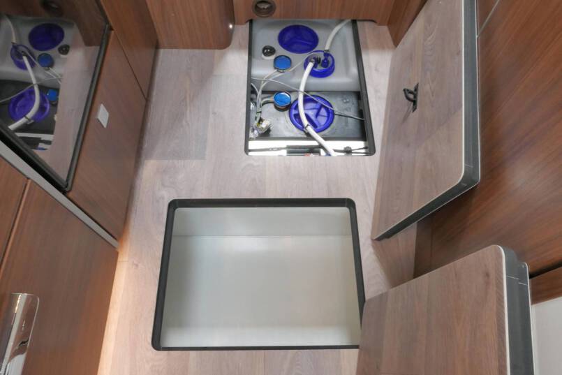 Hymer BMC-T 580 9G AUTOMAAT 177 pk, Mercedes, Lithium, Solar 42