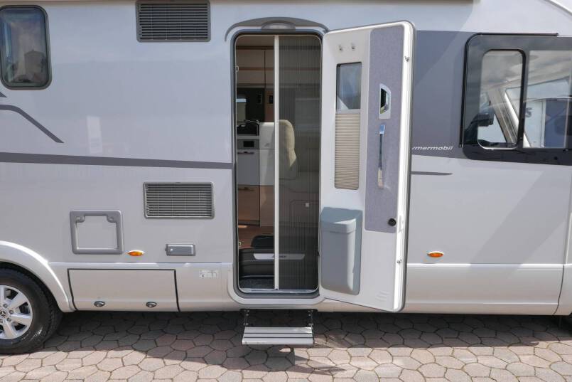 Hymer B ML-I 890 MasterLine 9G AUTOMAAT, levelsysteem, queensbed, bovenkastjes 15