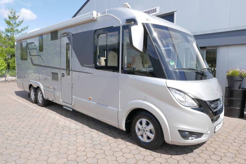 Hymer B ML-I 890 MasterLine 9G AUTOMAAT, levelsysteem, queensbed, bovenkastjes 4