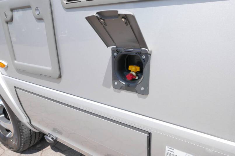 Hymer B 704 SL SupremeLine Crystal-zilver 9G AUTOMAAT, AL-DE verwarming, levelsysteem 12