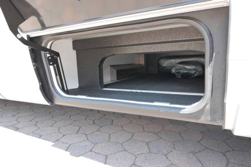 Hymer B 704 SL SupremeLine Crystal-zilver 9G AUTOMAAT, AL-DE verwarming, levelsysteem 17