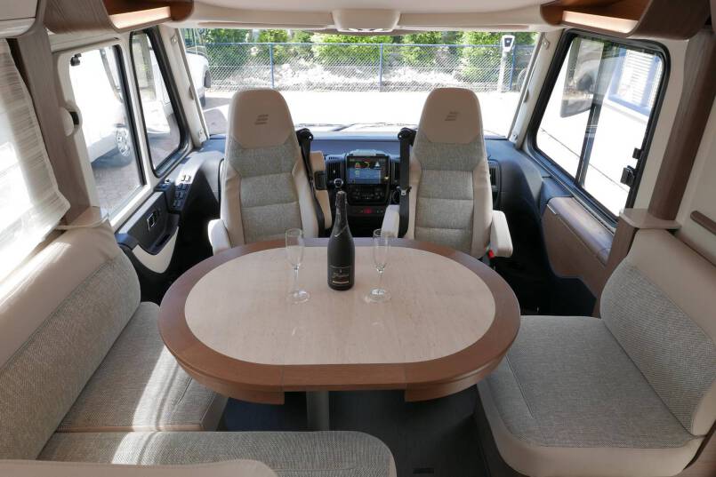Hymer B 704 SL SupremeLine Crystal-zilver 9G AUTOMAAT, AL-DE verwarming, levelsysteem 33