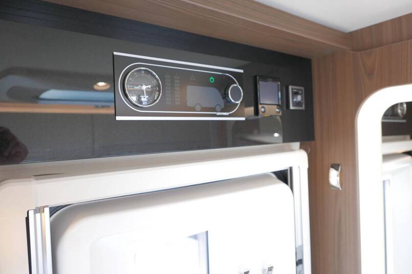 Hymer B 704 SL SupremeLine Crystal-zilver 9G AUTOMAAT, AL-DE verwarming, levelsysteem 38