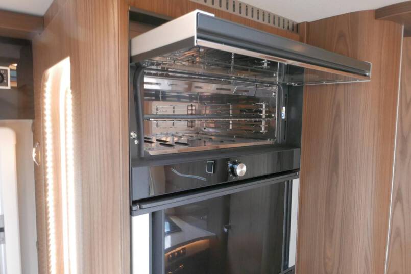Hymer B 704 SL SupremeLine Crystal-zilver 9G AUTOMAAT, AL-DE verwarming, levelsysteem 40