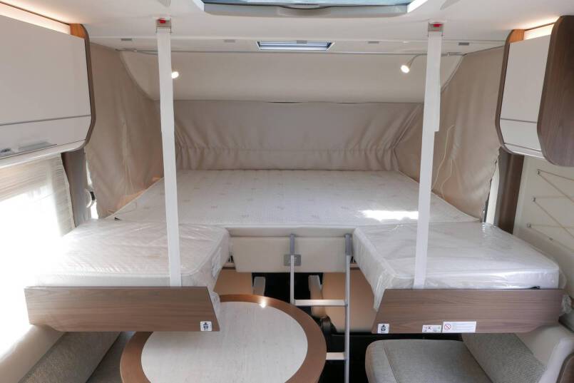 Hymer B 704 SL SupremeLine Crystal-zilver 9G AUTOMAAT, AL-DE verwarming, levelsysteem 60