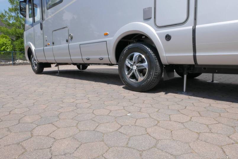 Hymer B 704 SL SupremeLine Crystal-zilver 9G AUTOMAAT, AL-DE verwarming, levelsysteem 6