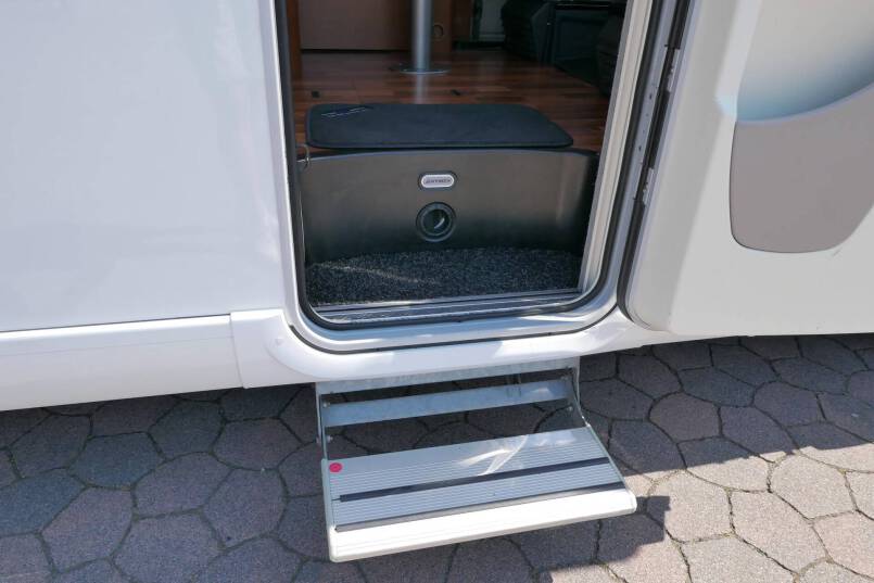 Hymer B 578 AUTOMAAT 3.0 177 PK, MAXI CHASSIS, enkele bedden 15