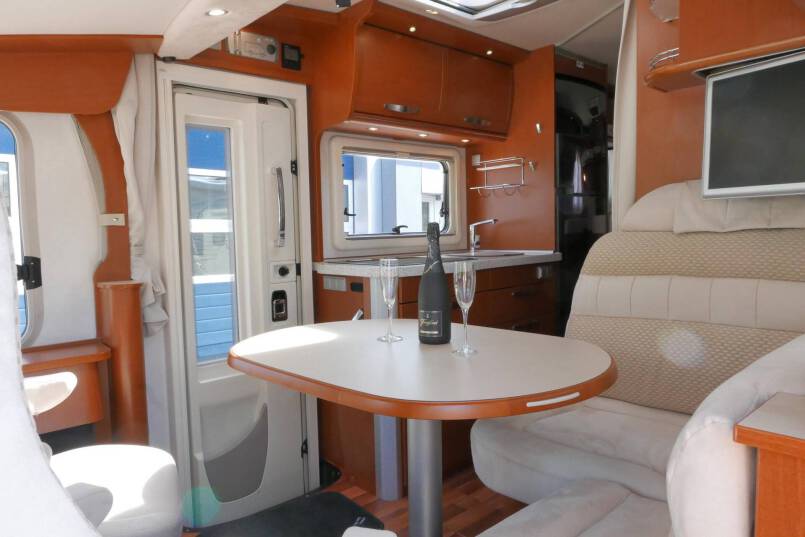 Hymer B 578 AUTOMAAT 3.0 177 PK, MAXI CHASSIS, enkele bedden 24