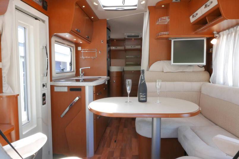 Hymer B 578 AUTOMAAT 3.0 177 PK, MAXI CHASSIS, enkele bedden 25